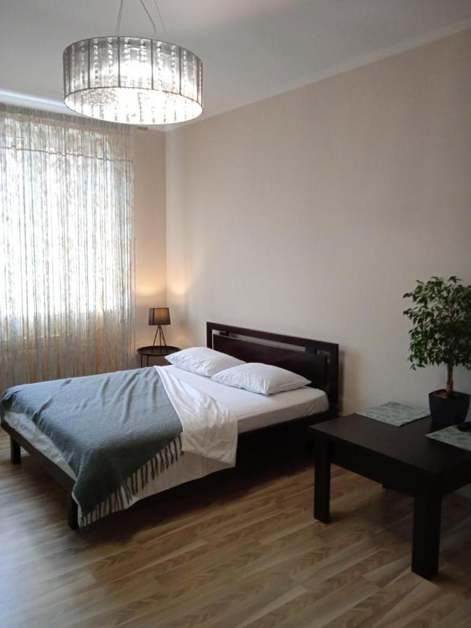 Vip Квартира Подобово Центр, 2 Кімнати, Смарт Тв, Документи Appartement Rivne Buitenkant foto